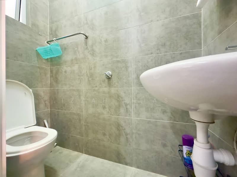 RENOVATED Double Storey Terrace Casa Green Cybersouth untuk Untuk Dijual - RM 540,000, Mac 2026 - Bathroom - PropertyGuru.com.my