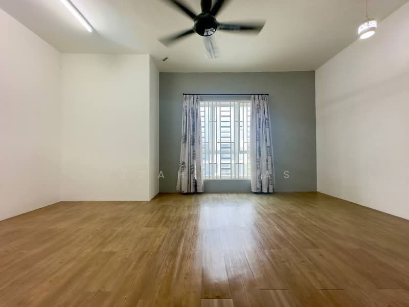 RENOVATED Double Storey Terrace Casa Green Cybersouth untuk Untuk Dijual - RM 540,000, Mac 2026 - Living Room - PropertyGuru.com.my