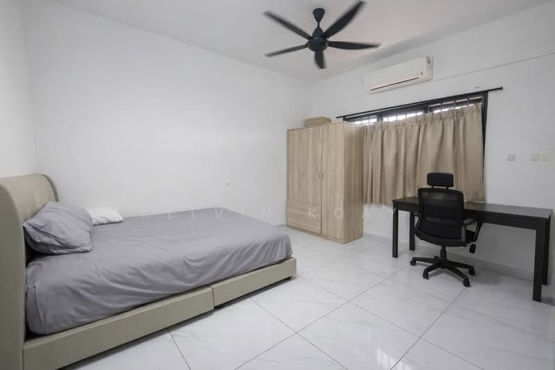 2-storey Terraced House for Sale in Taman Mount Austin (Tebrau) - Kelvin Koay - Bedroom - PropertyGuru.com.my