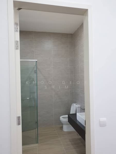 Semi-Detached House for Sale in Setia Alam (Selangor) - Elaine Khoo - Bathroom - PropertyGuru.com.my