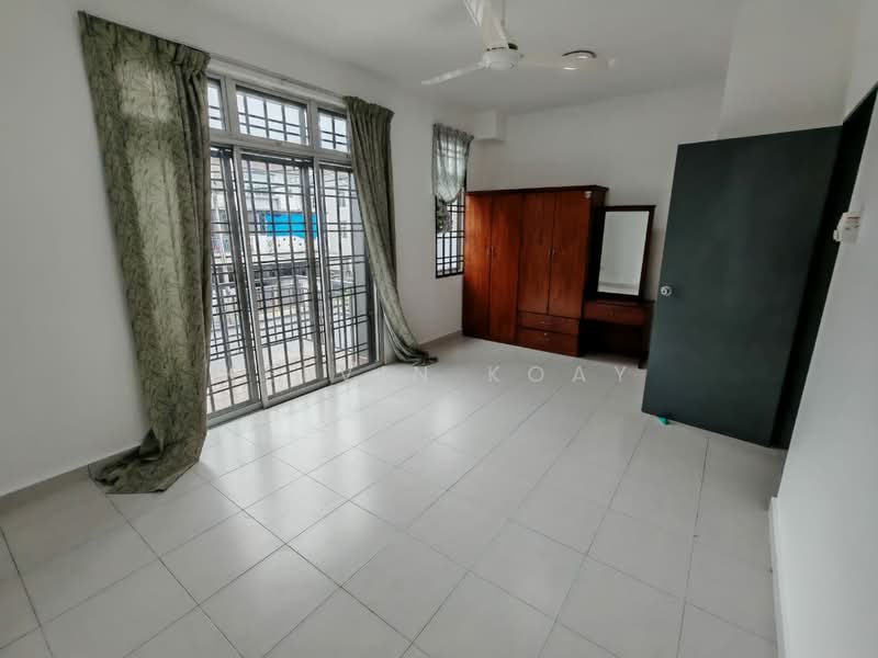2.5-storey Terraced House for Sale in Taman Pulai Mutiara (Iskandar Puteri (Nusajaya)) - Kelvin Koay - Bedroom - PropertyGuru.com.my