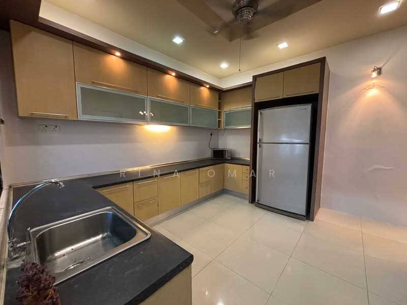 2-storey Terraced House for Rent in Meru Valley (Ipoh) - Rina Omar - Kitchen - PropertyGuru.com.my