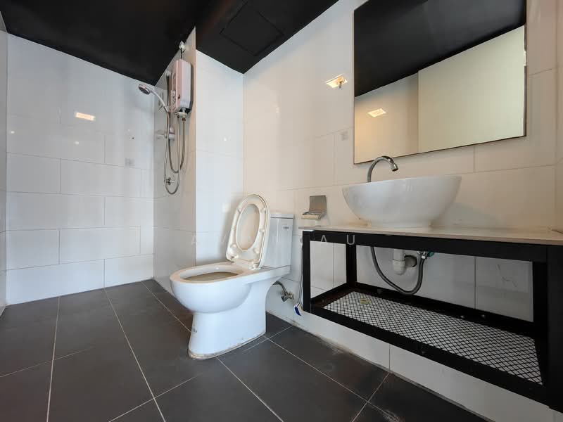 SOHO @ Empire City untuk Untuk Disewa - RM 1,400 /bulan, Feb 2026 - Bathroom - PropertyGuru.com.my