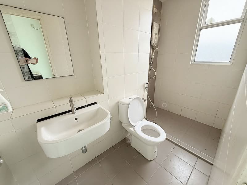 Condominium for Sale at Elit Heights @ Bayan City - Jake Khoo - Bathroom - PropertyGuru.com.my