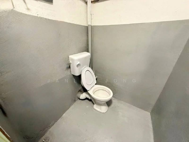 Flat Taman Ungku Tun Aminah untuk Untuk Dijual - RM 190,000, Feb 2026 - Bathroom - PropertyGuru.com.my