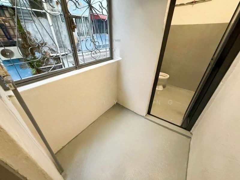 Flat Taman Ungku Tun Aminah untuk Untuk Dijual - RM 190,000, Feb 2026 - Balcony - PropertyGuru.com.my
