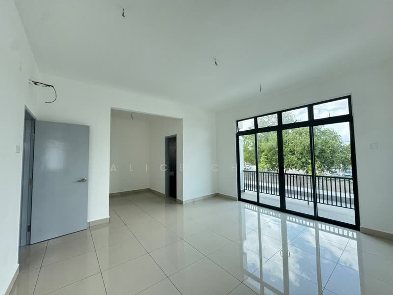 Cluster House for Rent in Bandar Indahpura (Kulai) - Alice Chia - Living Room - PropertyGuru.com.my