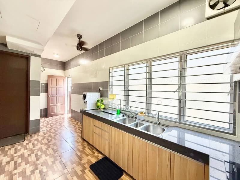 Terraced House for Sale in Seremban (Negeri Sembilan) - Deeya Yusof - Kitchen - PropertyGuru.com.my