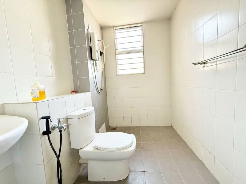 Terraced House for Sale in Seremban (Negeri Sembilan) - Deeya Yusof - Bathroom - PropertyGuru.com.my