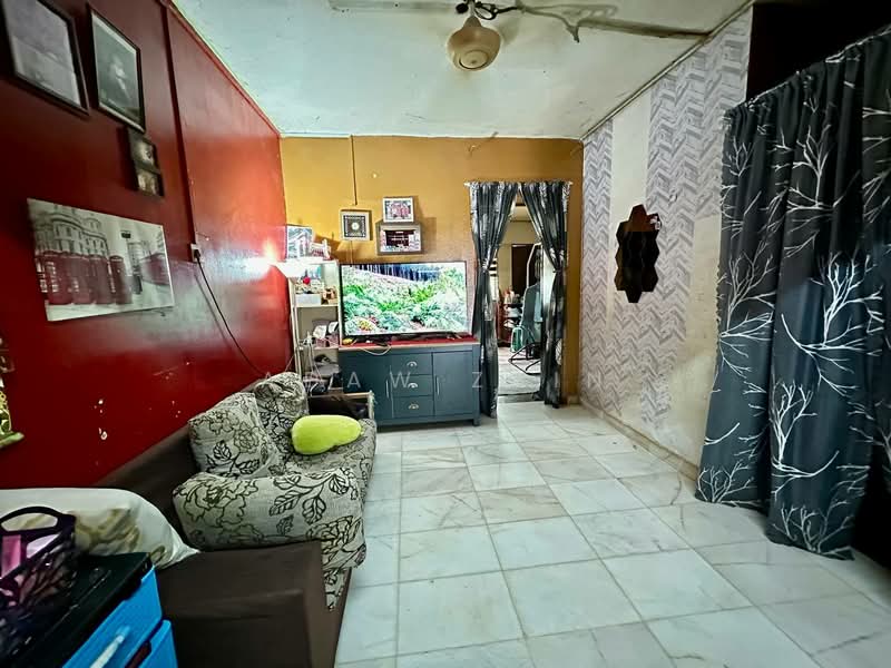 2-storey Terraced House for Sale in Seksyen 19 (Shah Alam) - Adaw Zain - Living Room - PropertyGuru.com.my