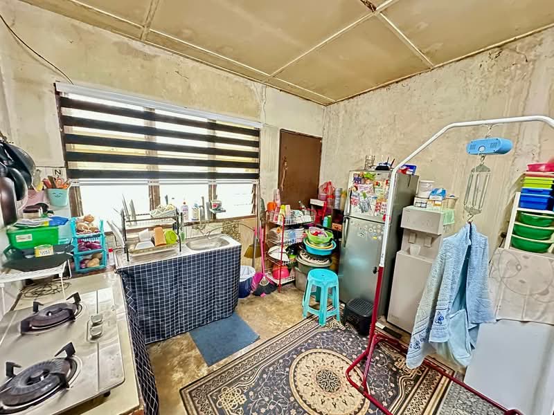2-storey Terraced House for Sale in Seksyen 19 (Shah Alam) - Adaw Zain - Kitchen - PropertyGuru.com.my