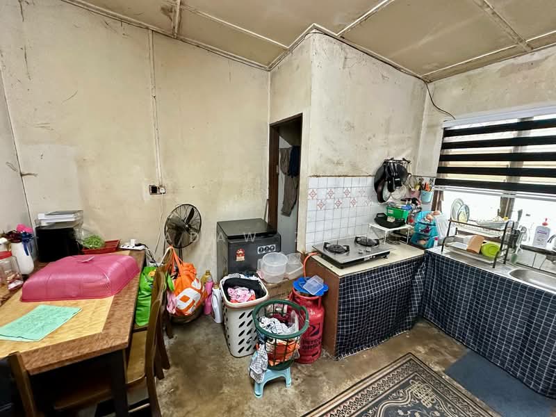 2-storey Terraced House for Sale in Seksyen 19 (Shah Alam) - Adaw Zain - Kitchen - PropertyGuru.com.my