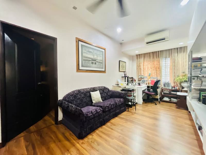 Semi-Detached House for Sale in Shah Alam (Selangor) - Nurul Izza - Study - PropertyGuru.com.my