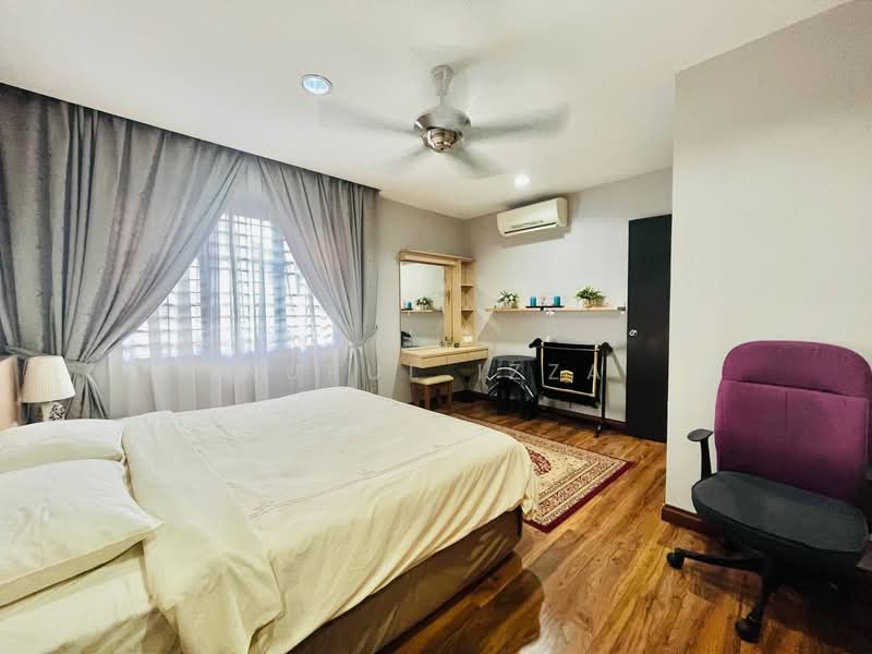 Semi-Detached House for Sale in Shah Alam (Selangor) - Nurul Izza - Bedroom - PropertyGuru.com.my