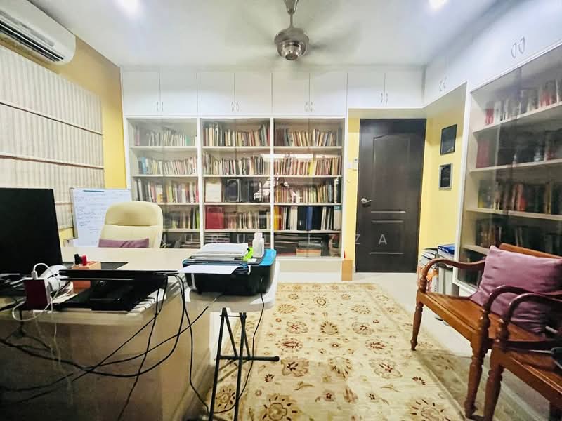 Semi-Detached House for Sale in Shah Alam (Selangor) - Nurul Izza - Study - PropertyGuru.com.my