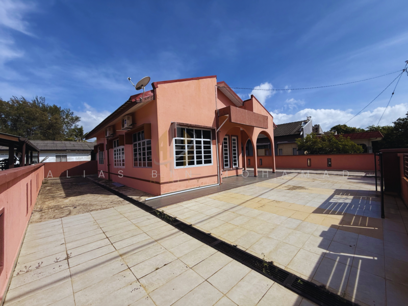 Banglo Setingkat di Kg. Pak Tuyu, Kuala Nerus, Terengganu untuk Untuk Dijual - RM 395,000, Mac 2026 - Exterior - PropertyGuru.com.my