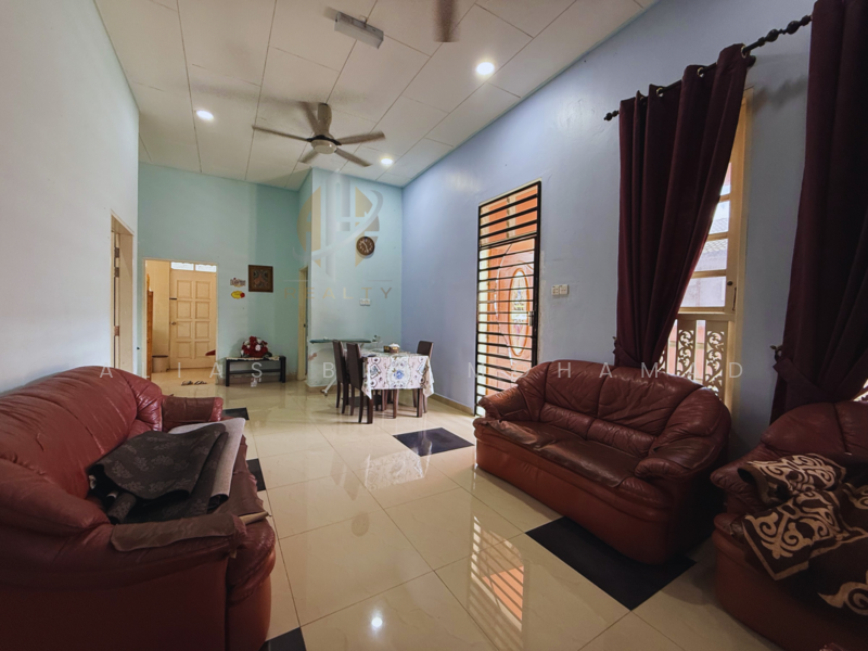 Banglo Setingkat di Kg. Pak Tuyu, Kuala Nerus, Terengganu untuk Untuk Dijual - RM 395,000, Mac 2026 - Living Room - PropertyGuru.com.my