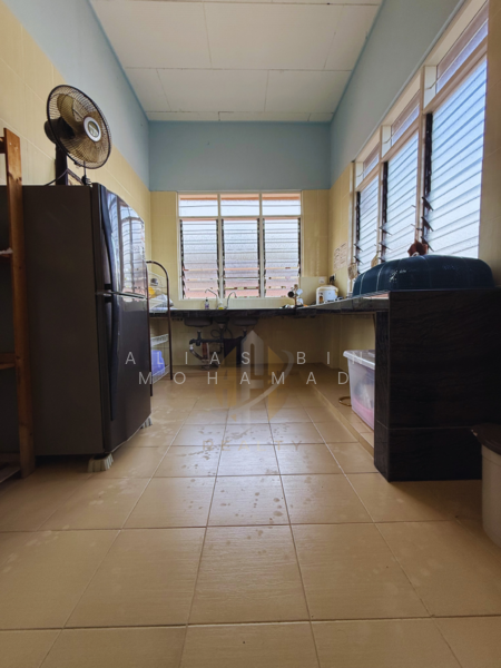 Banglo Setingkat di Kg. Pak Tuyu, Kuala Nerus, Terengganu untuk Untuk Dijual - RM 395,000, Mac 2026 - Kitchen - PropertyGuru.com.my