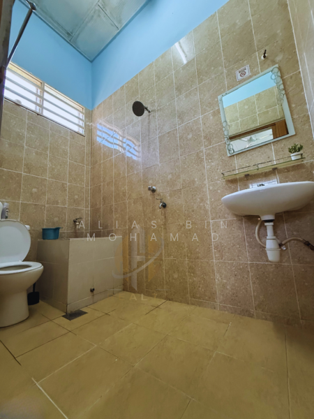 Banglo Setingkat di Kg. Pak Tuyu, Kuala Nerus, Terengganu untuk Untuk Dijual - RM 395,000, Mac 2026 - Bathroom - PropertyGuru.com.my