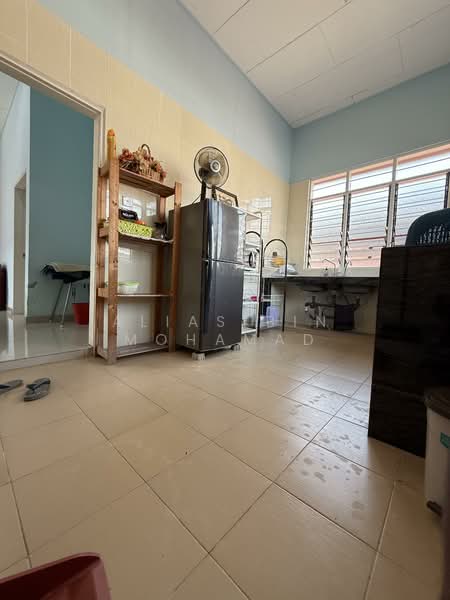 Banglo Setingkat di Kg. Pak Tuyu, Kuala Nerus, Terengganu untuk Untuk Dijual - RM 395,000, Mac 2026 - Kitchen - PropertyGuru.com.my
