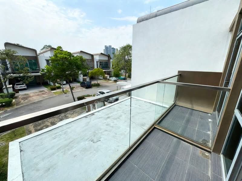 2-storey Terraced House for Sale in Cyberjaya (Selangor) - Loges . - Balcony - PropertyGuru.com.my