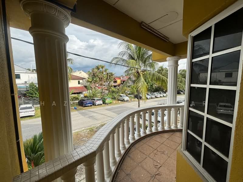 2-storey Terraced House for Rent in Batu Caves (Selangor) - Shaziery Iskandar - Balcony - PropertyGuru.com.my