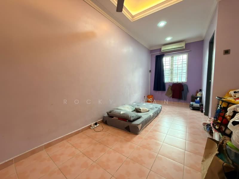 2-storey Terraced House for Sale in Kota Emerald (Rawang) - Rocky Chan - Bedroom - PropertyGuru.com.my