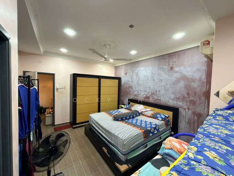 2-storey Terraced House for Sale in Kota Emerald (Rawang) - Rocky Chan - Bedroom - PropertyGuru.com.my