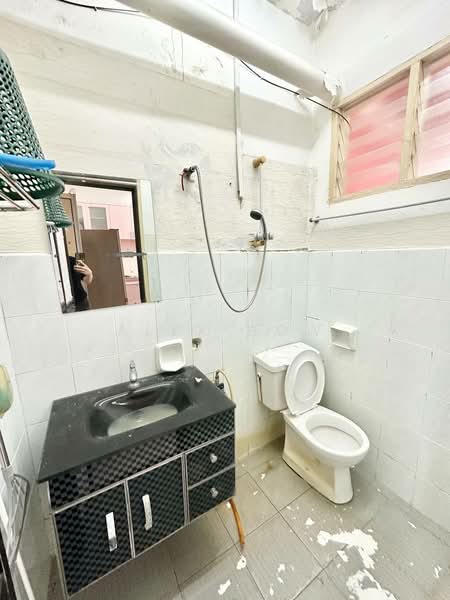 Apartment for Sale at Sri Awana Townhouse - Alex How - Bathroom - PropertyGuru.com.my