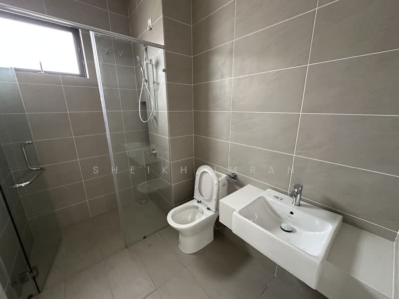 Bungalow for Sale in Bukit Jelutong (Shah Alam) - Sheikh Imran - Bathroom - PropertyGuru.com.my