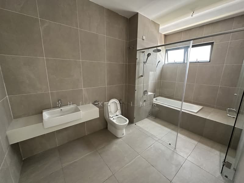 Bungalow for Sale in Bukit Jelutong (Shah Alam) - Sheikh Imran - Bathroom - PropertyGuru.com.my