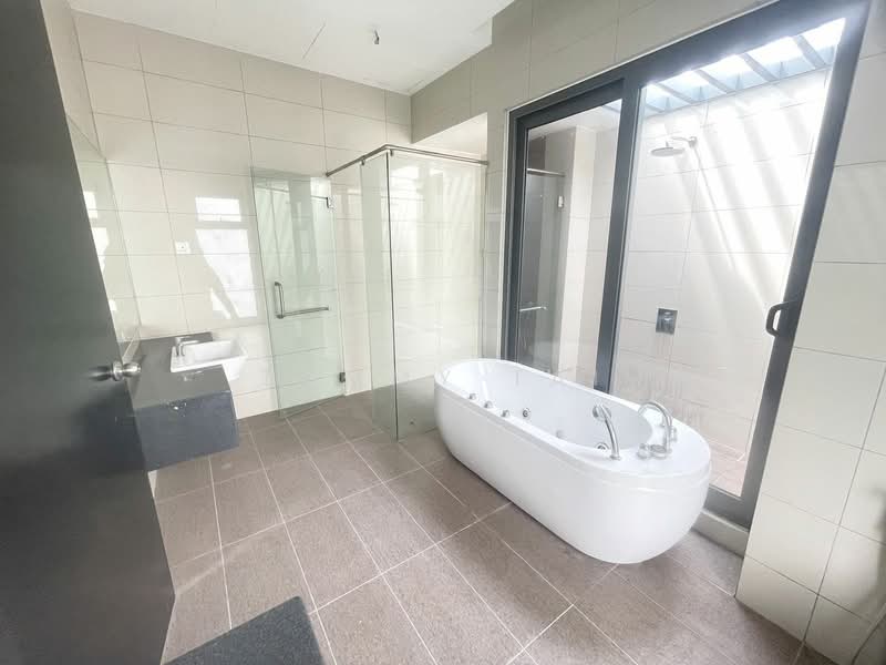Semi-Detached House for Sale in Lenang Heights (Johor Bahru) - Tommy Tai - Bathroom - PropertyGuru.com.my