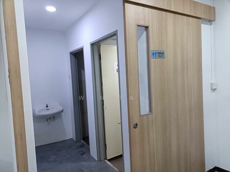 Shop / Office for Rent in Taman Desa Tebrau (Tebrau) - Win Tan - Interior - PropertyGuru.com.my