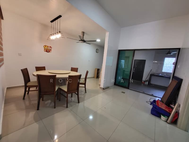 2-storey Terraced House for Sale in Bandar Tasik Puteri (Rawang) - Rocky Chan - Dining Room - PropertyGuru.com.my
