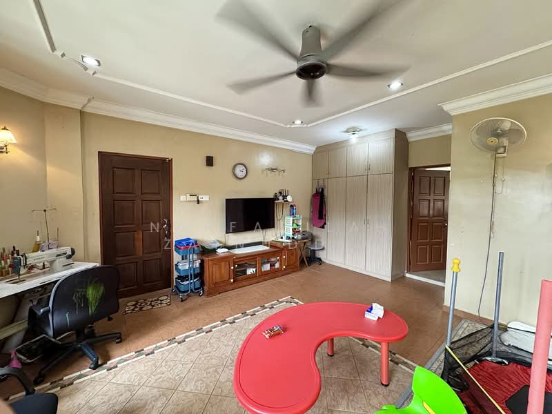 Bungalow for Sale in Seksyen 2 (Shah Alam) - NORFADILAH ZAINUDDIN - Living Room - PropertyGuru.com.my