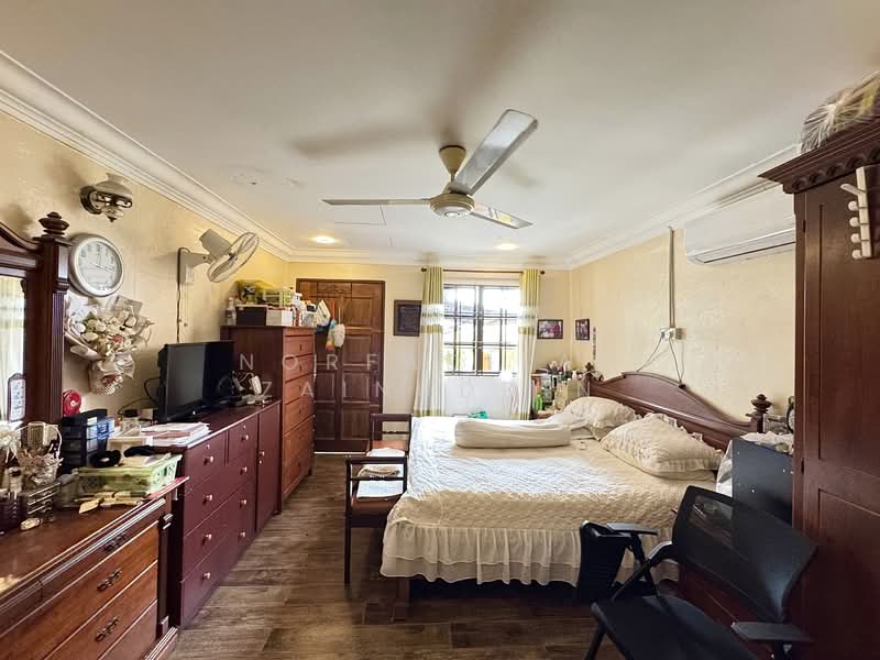 Bungalow for Sale in Seksyen 2 (Shah Alam) - NORFADILAH ZAINUDDIN - Bedroom - PropertyGuru.com.my