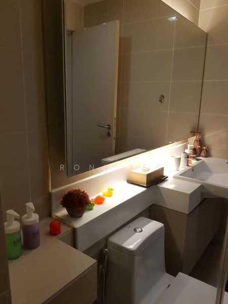 Service Residence for Sale at Suasana Bukit Ceylon / Raja Chulan Residences - Rony Yeo - Bathroom - PropertyGuru.com.my
