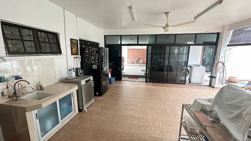 IOI Palm Villa Residence @ Kulai / Bandar Putra / Senai untuk Untuk Disewa - RM 6,800 /bulan, Apr 2026 - Kitchen - PropertyGuru.com.my