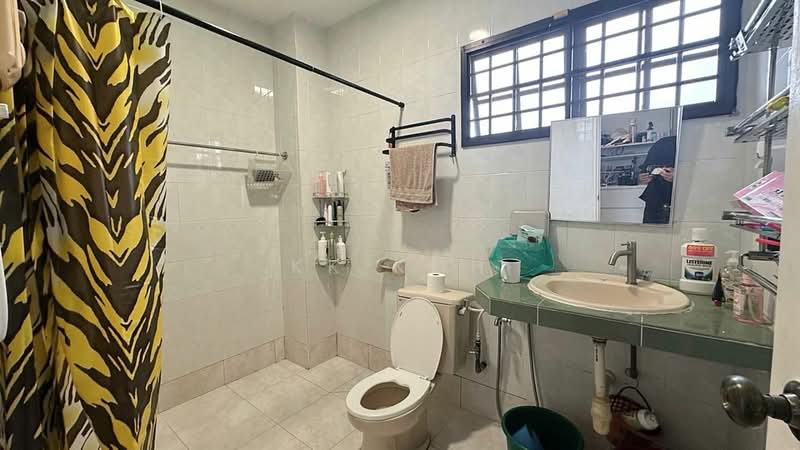 Semi-Detached House for Rent in Bandar Putra (Kulai) - KK Koh - Bathroom - PropertyGuru.com.my