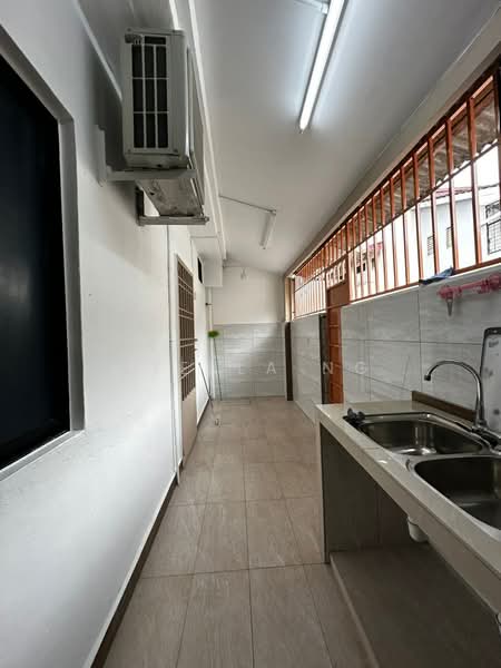 1-storey Terraced House for Rent in Taman Ungku Tun Aminah (Skudai) - Stella Ng - Corridor - PropertyGuru.com.my