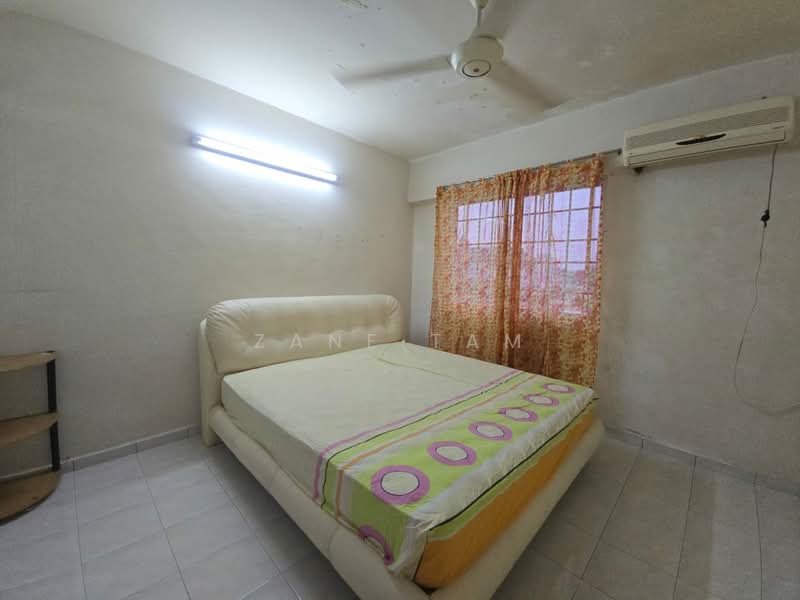 Taman Pekaka Block 31 untuk Untuk Disewa - RM 1,400 /bulan, Feb 2026 - Bedroom - PropertyGuru.com.my