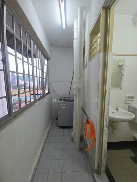 Taman Pekaka Block 31 untuk Untuk Disewa - RM 1,400 /bulan, Feb 2026 - Balcony - PropertyGuru.com.my