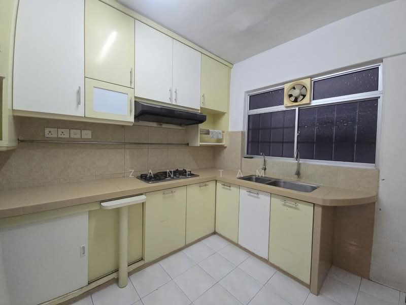Taman Pekaka Block 31 untuk Untuk Disewa - RM 1,400 /bulan, Feb 2026 - Kitchen - PropertyGuru.com.my