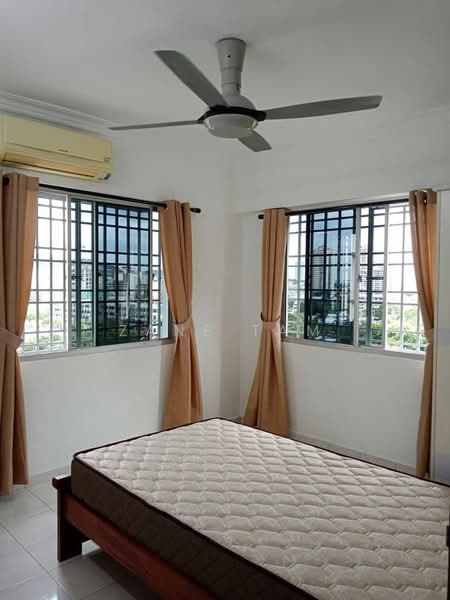 Taman Pekaka Block 31 untuk Untuk Disewa - RM 1,600 /bulan, Feb 2026 - Bedroom - PropertyGuru.com.my