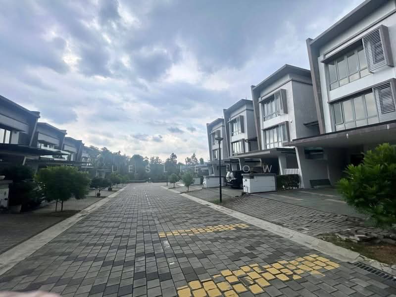 3-storey Terraced House for Sale in Seri Kembangan (Selangor) - Leslie Low - Exterior - PropertyGuru.com.my