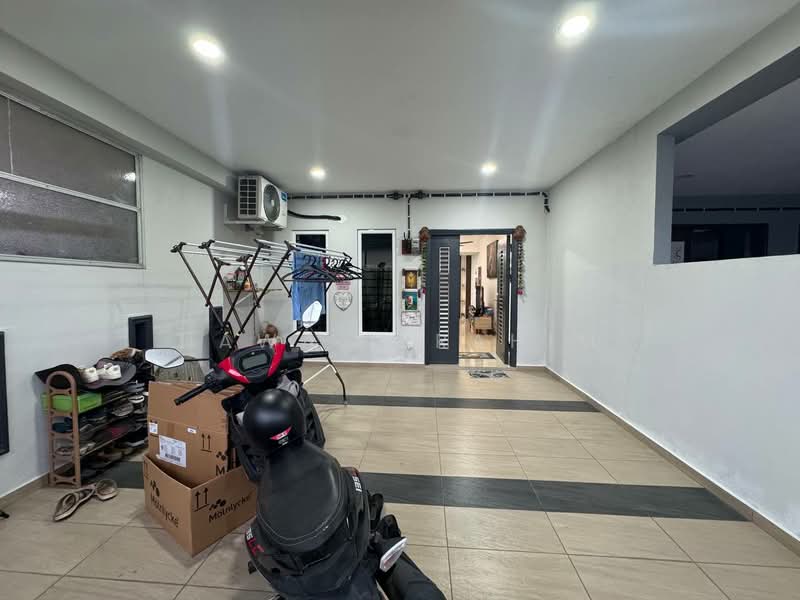 2-storey Terraced House for Sale in Kajang (Selangor) - Hawa Ibrahim - Entrance - PropertyGuru.com.my