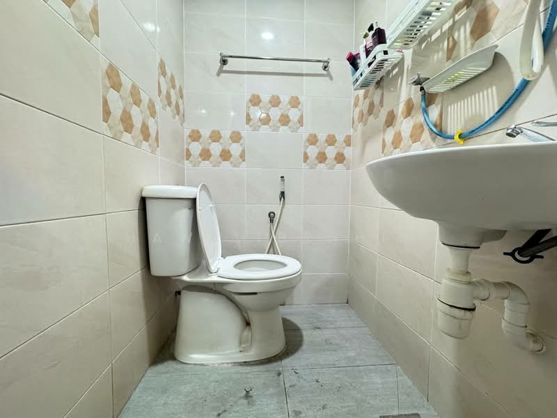 2-storey Terraced House for Sale in Kajang (Selangor) - Hawa Ibrahim - Bathroom - PropertyGuru.com.my