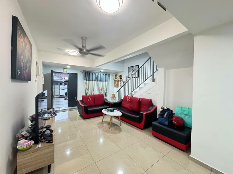 2-storey Terraced House for Sale in Kajang (Selangor) - Hawa Ibrahim - Living Room - PropertyGuru.com.my