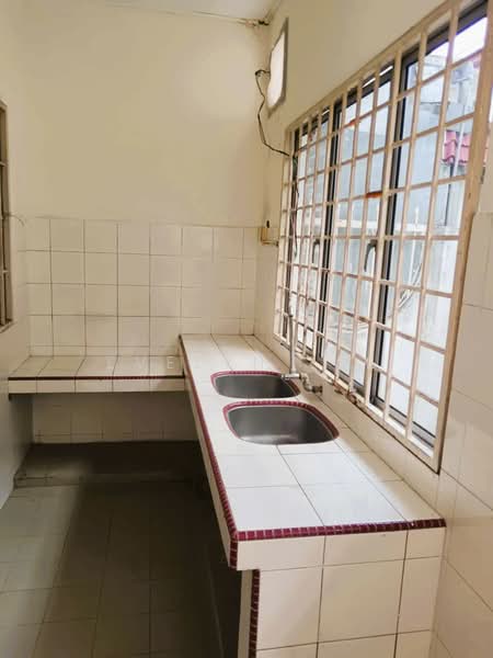 2-storey Terraced House for Sale in Batu Caves (Kuala Lumpur) - Evelyn Lee - Kitchen - PropertyGuru.com.my