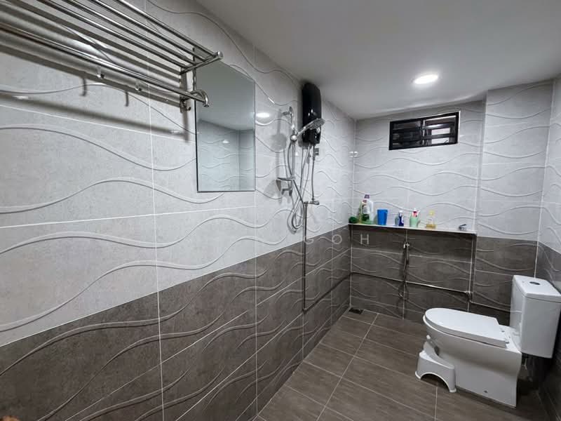 Semi-Detached House for Rent in Jelutong (Penang) - Qyan Goh - Bathroom - PropertyGuru.com.my